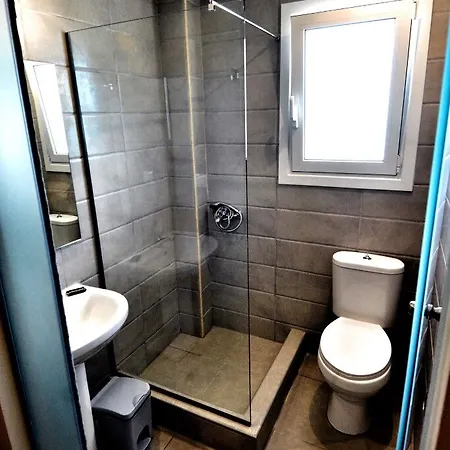 The Blue Sea מלון